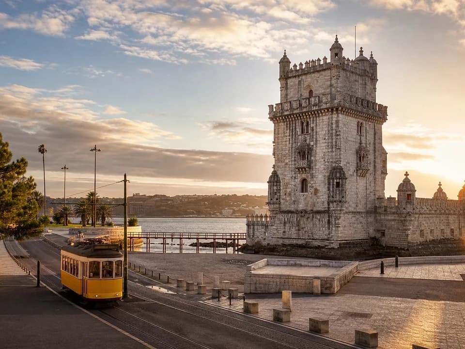 Listen to fado experience in Lisbon