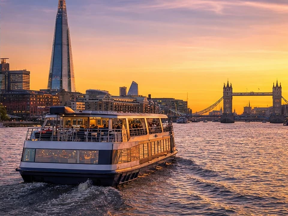 Sail the Thames experience in London
