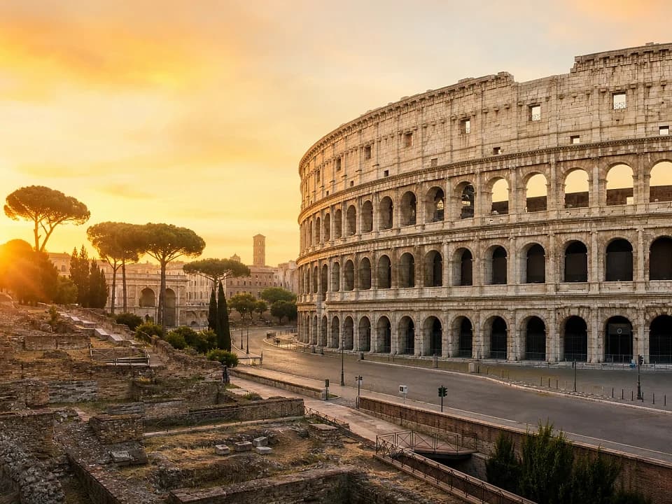 Walk Rome at twilight experience in Rome